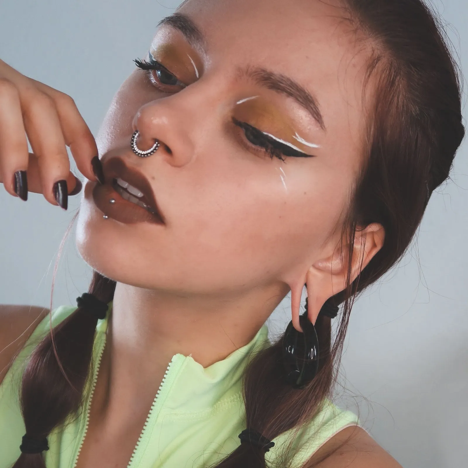 Bejewelled Multi Dot Titanium Septum Clicker