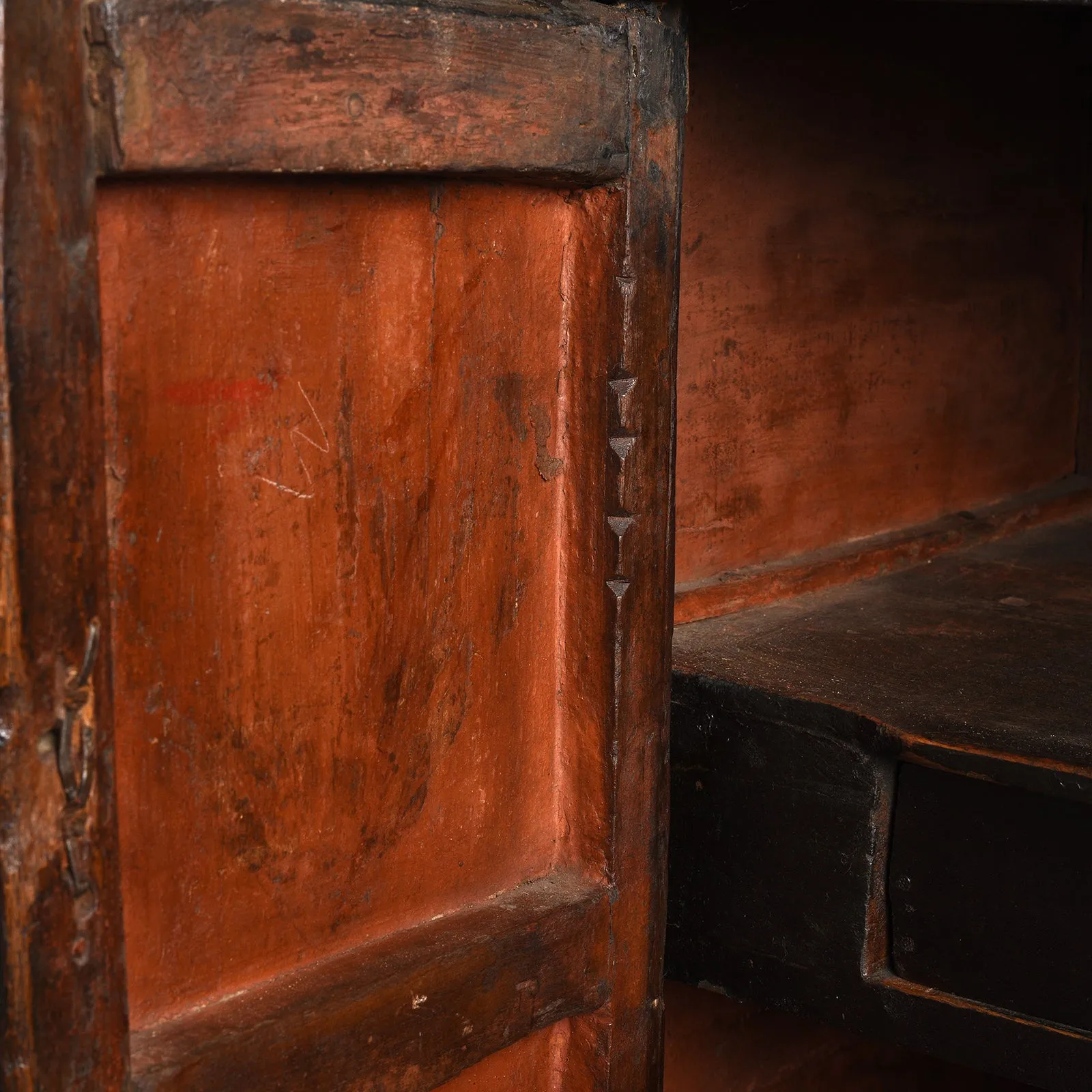 Black Lacquer Sideboard From Shanxi - Early 19th Century