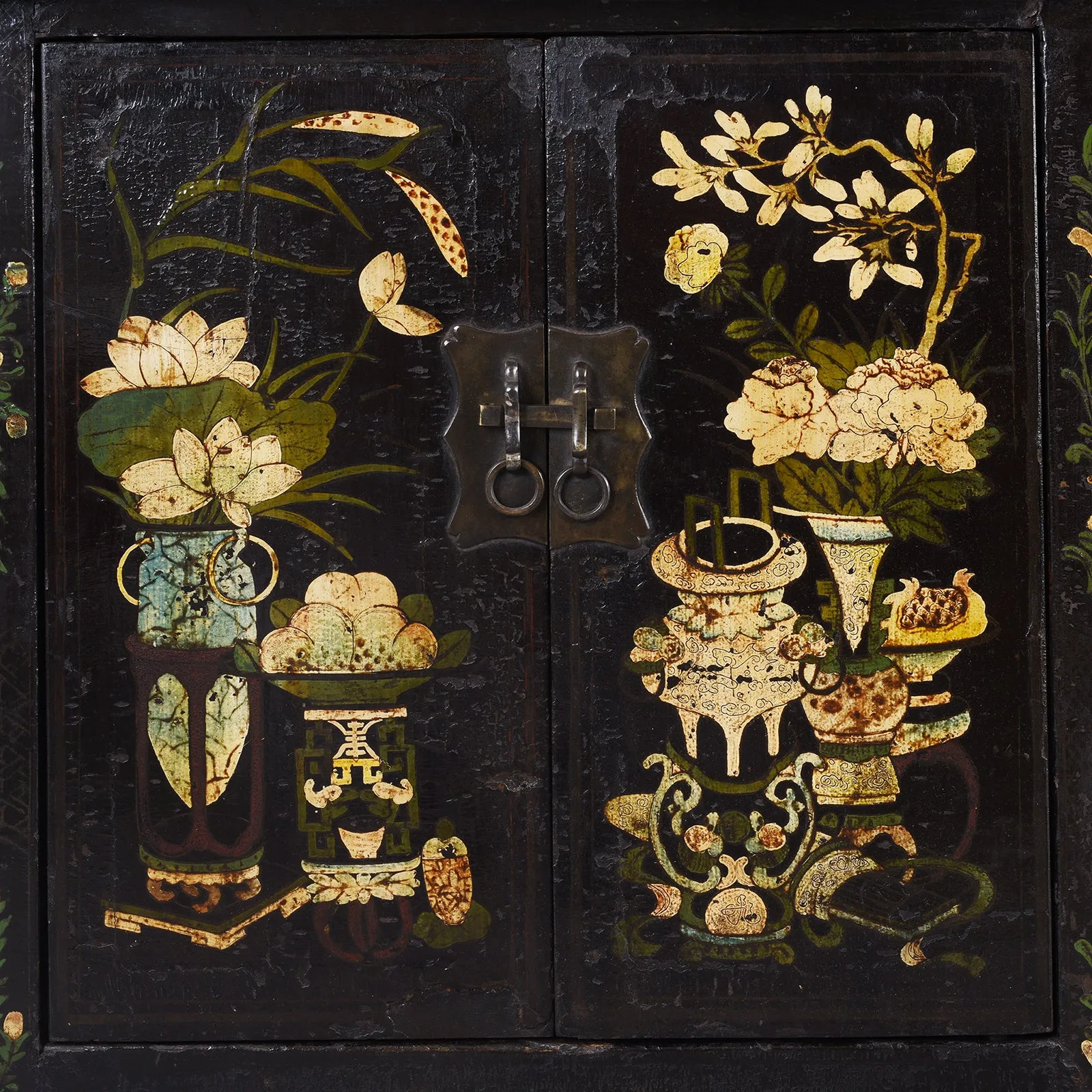 Black Lacquered Sideboard From Shanxi - Early 19th Century