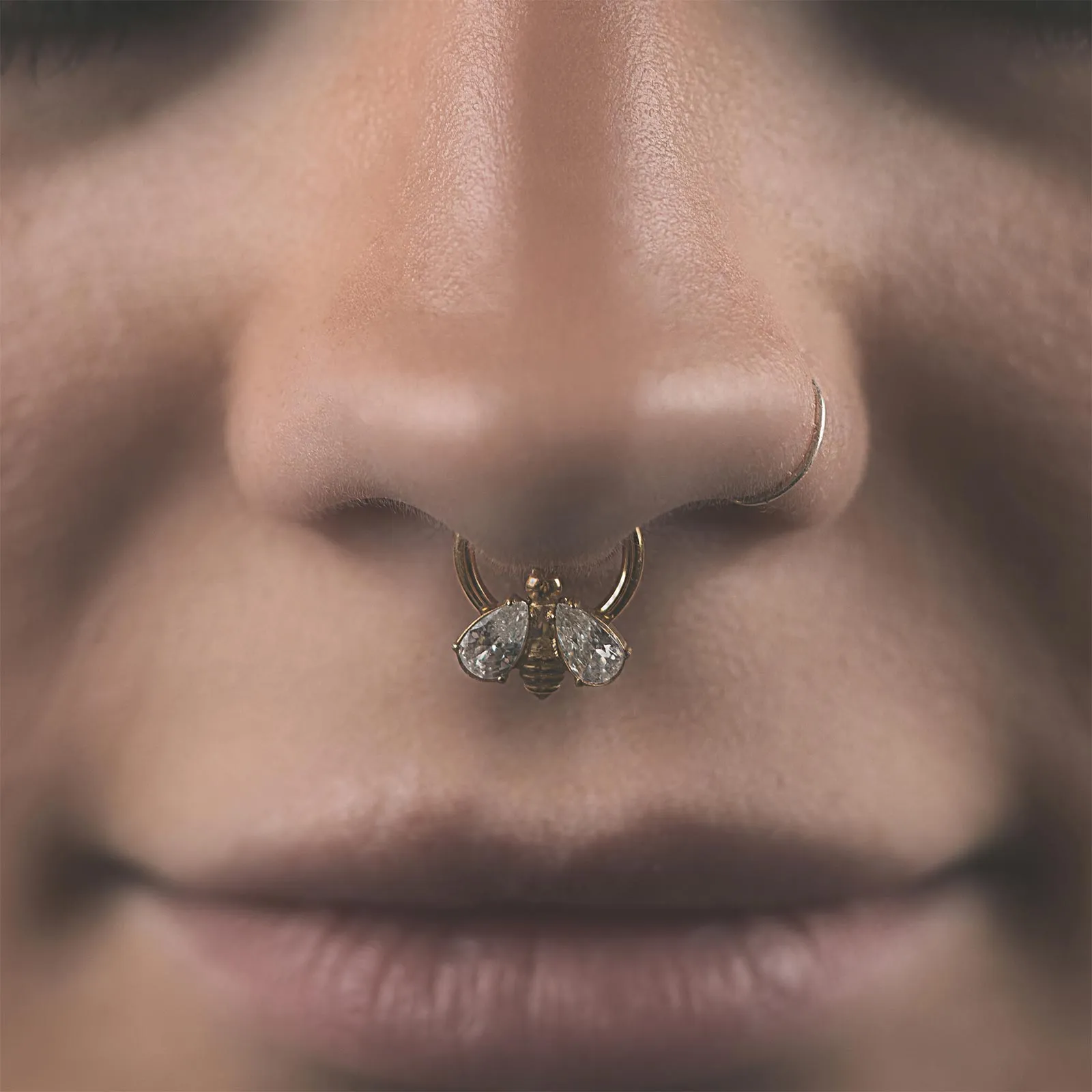 Jewelled Bumble Bee Gold PVD Titanium Septum Clicker