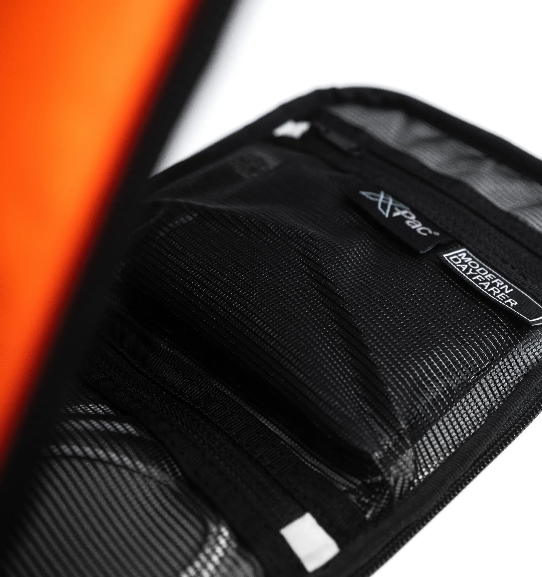 Modern Dayfarer Tech Pouch